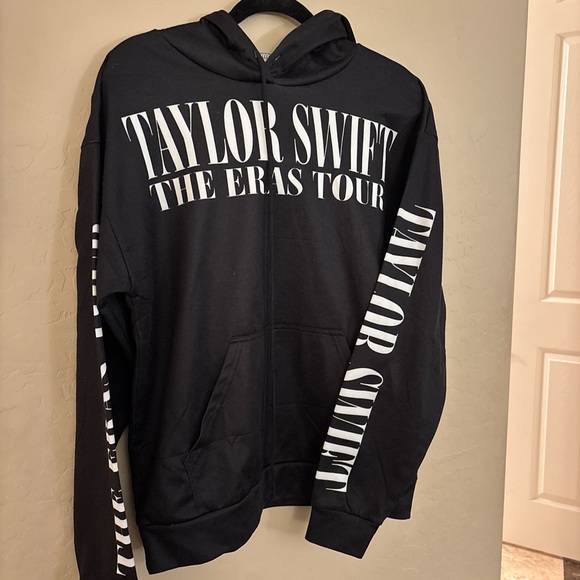 Taylor Swift Eras tour Merch -Rare Black Graphic Hoodie - Picture 4 of 4